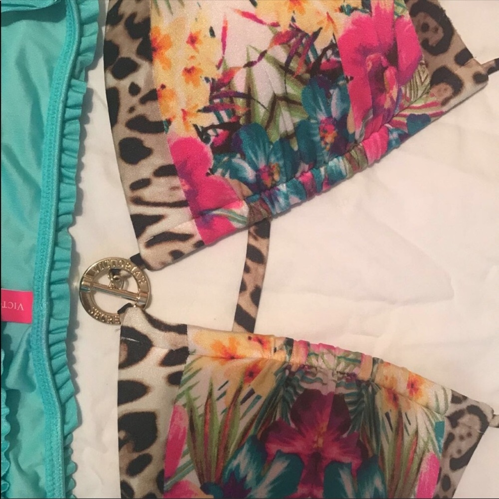 Victoria’s Secret top